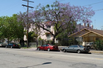 1405 N Normandie Ave in Los Angeles, CA - Building Photo - Building Photo