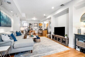 22 Sheafe St, Unit 1 in Boston, MA - Foto de edificio - Building Photo