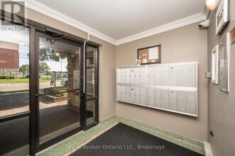 1212 Fennell Ave E in Hamilton, ON - Building Photo - Building Photo