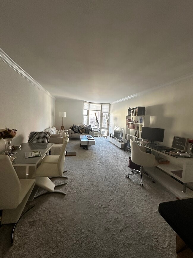 property at 1340 N Dearborn St