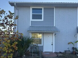 8003 Beach Dr in Panama City Beach, FL - Building Photo