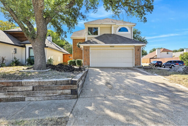4925 Tree Top Ln