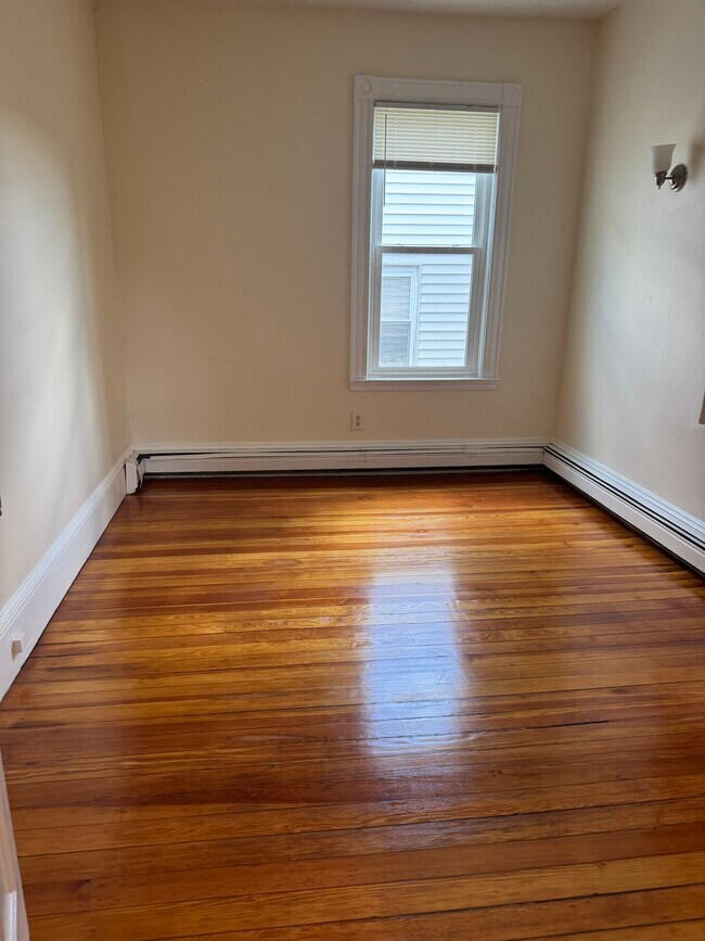 174 Fisher Ave, Unit 3 in Boston, MA - Foto de edificio - Building Photo