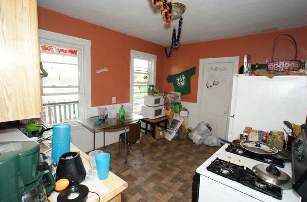 71 Foster St, Unit 1 in Boston, MA - Building Photo - Building Photo