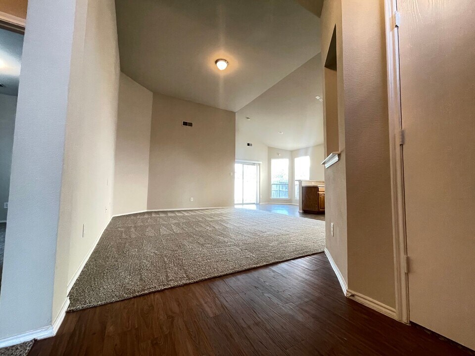 7452 Maroon Dr in Fort Worth, TX - Building Photo