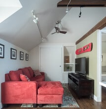 1044 N Pennsylvania St, Unit Carriage House in Denver, CO - Building Photo - Building Photo