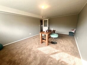 5003 240th Pl SW in Mountlake Terrace, WA - Foto de edificio - Building Photo