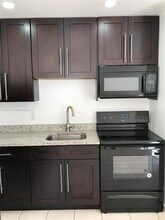 236 SE 9th Ave in Pompano Beach, FL - Building Photo - Building Photo