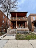 1744 W Winnemac Ave in Chicago, IL - Building Photo