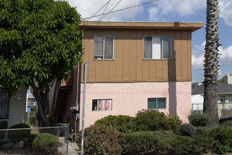 2235 94th Ave in Oakland, CA - Foto de edificio - Building Photo