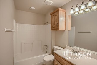 1015 Park Pl Blvd in Midlothian, TX - Building Photo - Building Photo