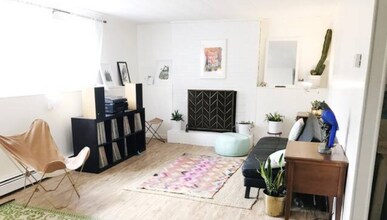 367 Belwood Ave, Unit Upstairs 3BR in Colchester, VT - Building Photo - Building Photo