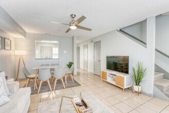 106 NW Park St in Bentonville, AR - Building Photo - Building Photo