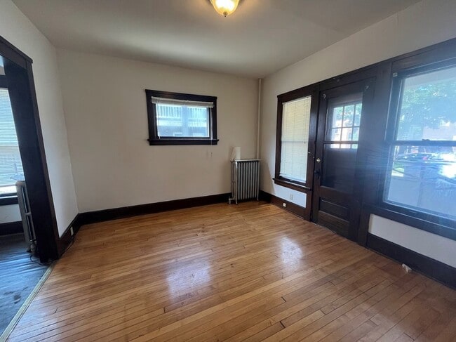 108 S Bassett St, Unit #1 in Madison, WI - Building Photo - Building Photo