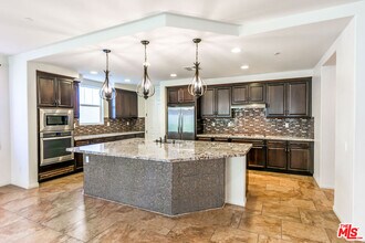 22379 Driftwood Ct in Santa Clarita, CA - Building Photo - Building Photo