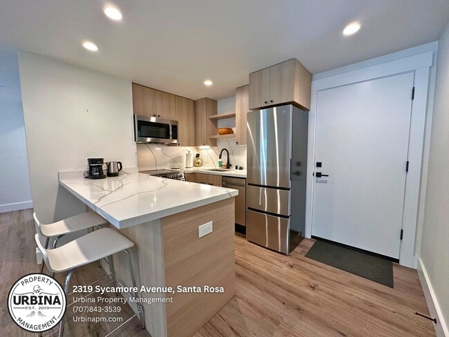 2319 Sycamore Ave in Santa Rosa, CA - Building Photo - Building Photo