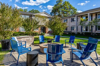 Woodbury Gardens Apartments & Townhomes in Ann Arbor, MI - Foto de edificio - Building Photo