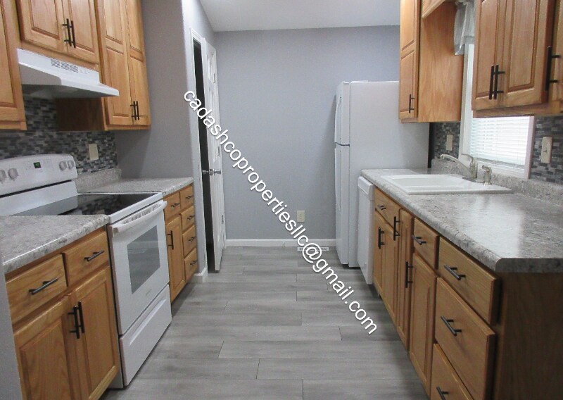 203 W Wayne St in South Whitley, IN - Building Photo