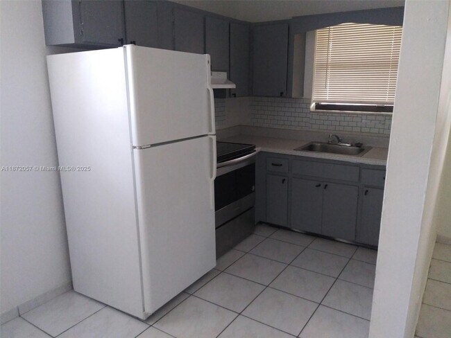 6147 Arthur St in Hollywood, FL - Building Photo - Building Photo
