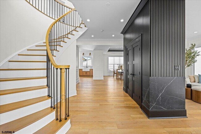 31 Seaside Ct in Margate City, NJ - Foto de edificio - Building Photo