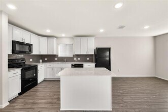 10128 Kelly Acres Ln in Crowley, TX - Building Photo - Building Photo