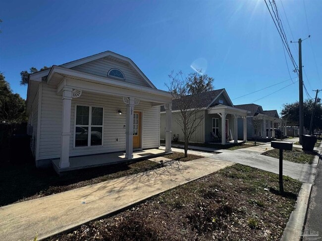 102 S G St in Pensacola, FL - Building Photo - Building Photo