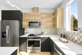 2156 N 185th St in Shoreline, WA - Building Photo - Building Photo