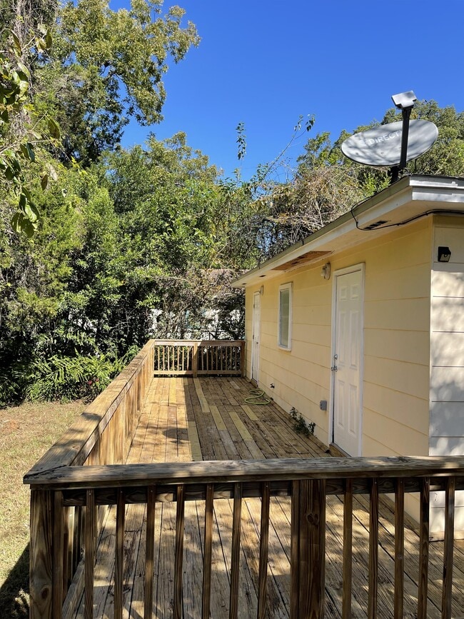 1210 Ford St in Tallahassee, FL - Building Photo - Building Photo