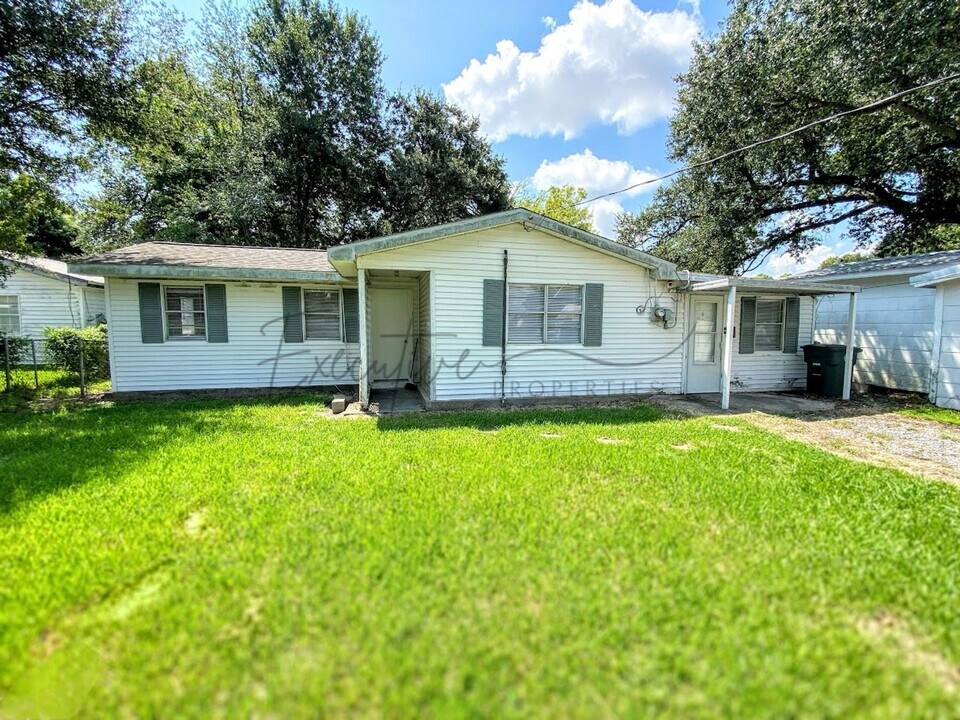 1214 16th St in Lake Charles, LA - Building Photo