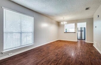 627 Texas St in Denton, TX - Building Photo - Building Photo