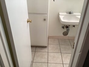 248 S Vista Bonita Ave, Unit C in Glendora, CA - Building Photo - Building Photo