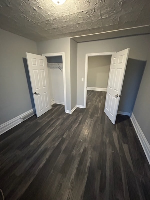 152 Lake St in St Catharines, ON - Building Photo - Building Photo