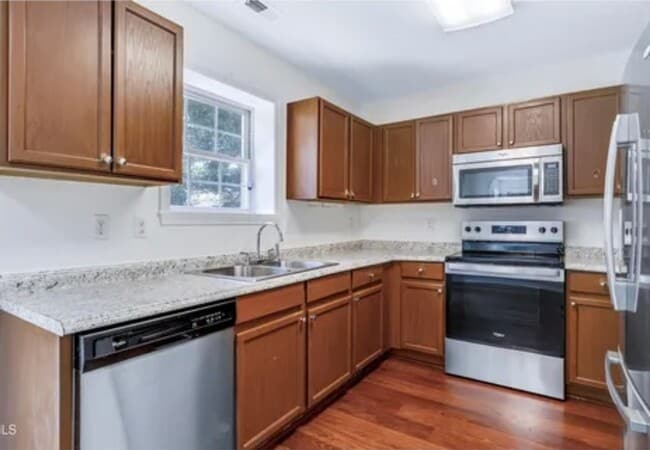 102 Fallon Ct in Apex, NC - Building Photo - Building Photo