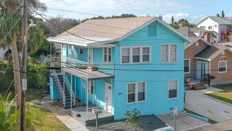 201 N Wild Olive Ave, Unit 1 in Daytona Beach, FL - Building Photo