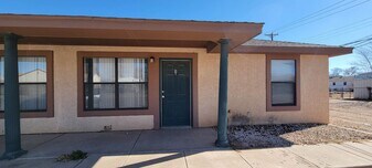 420 E 9th St in Portales, NM - Building Photo