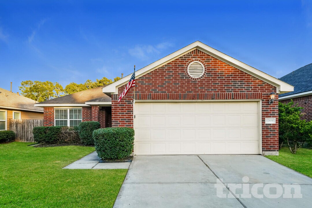 12030 Green Bluff Ct in Houston, TX - Building Photo