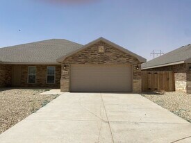 1303 N Clinton Ave in Lubbock, TX - Building Photo