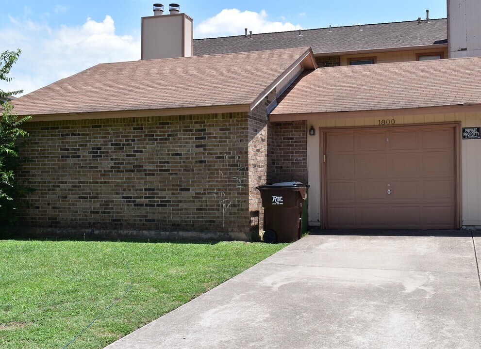 1800-1806 Rawhide Loop in Round Rock, TX - Building Photo