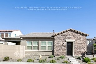 18948 W Reade Ave in Litchfield Park, AZ - Building Photo