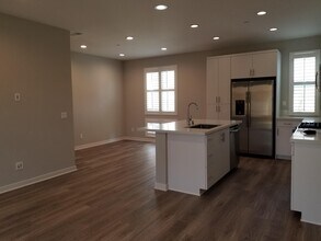 2137 Stellar Way in Chula Vista, CA - Building Photo - Building Photo