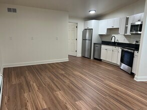 405 Mill St, Unit #2 in Coraopolis, PA - Building Photo - Building Photo