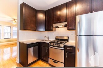 640 W Melrose St, Unit 2 in Chicago, IL - Building Photo - Building Photo