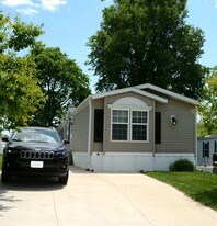 2368 W 148th St S in Mitchellville, IA - Building Photo