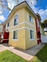 5347 SW 40th Ave in Fort Lauderdale, FL - Building Photo - Building Photo