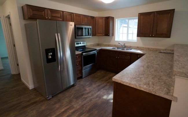 3915 Tanada Rd in North Pole, AK - Building Photo - Building Photo