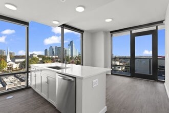 Grand 340 in Atlanta, GA - Foto de edificio - Building Photo