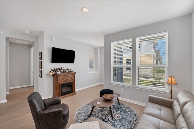 2147 Hofstaat in New Braunfels, TX - Foto de edificio - Building Photo