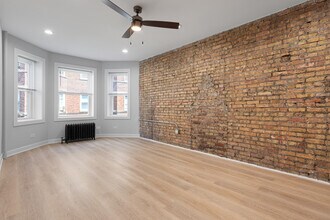 7381 N Damen Ave in Chicago, IL - Building Photo - Building Photo