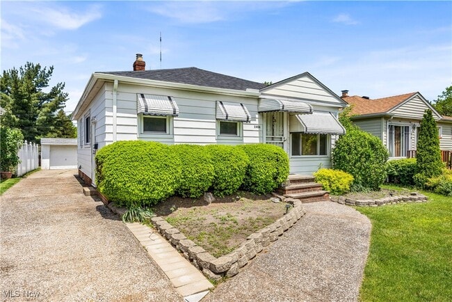 2406 Stanfield Dr in Parma, OH - Building Photo - Building Photo