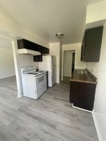 750 E Michigan Ave in Battle Creek, MI - Building Photo